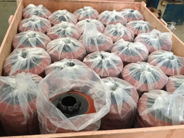 Cementing plug in the packaging box